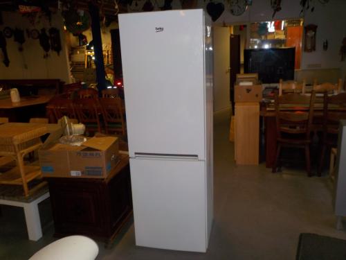 Koelkast met diepvries in goede staat