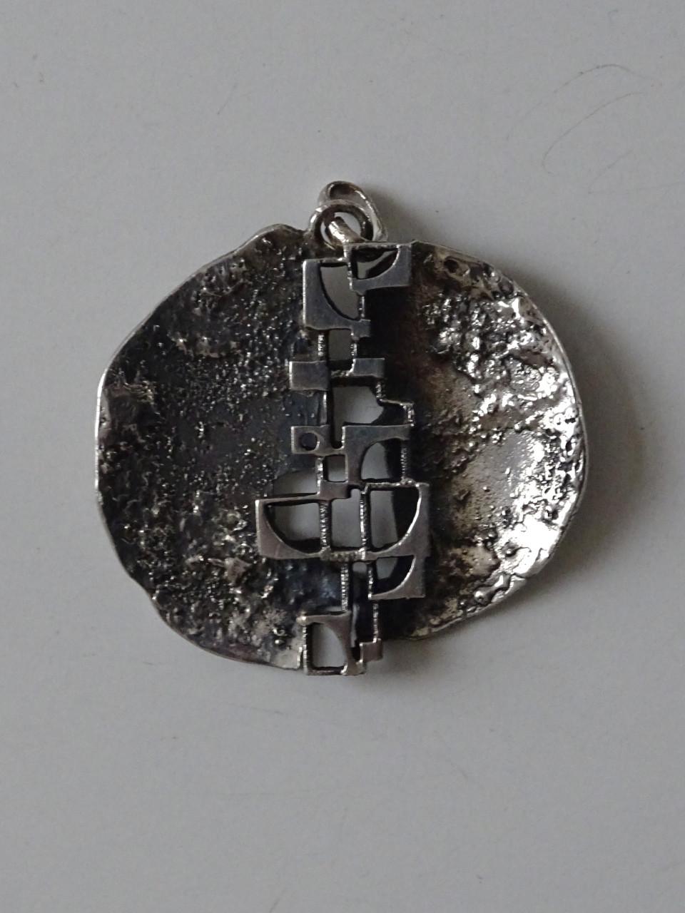 Brutalistische Hanger  handgemaakt studio-ontwerp