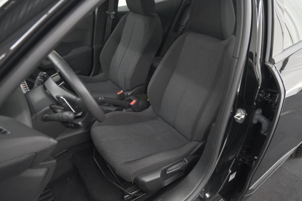 Peugeot 2008 1.2 hybrid 136 style | apple carplay | parkeersensoren | clima