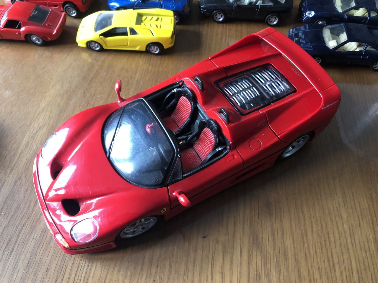 3 schaalmodel auto's ( uit de vitrine )