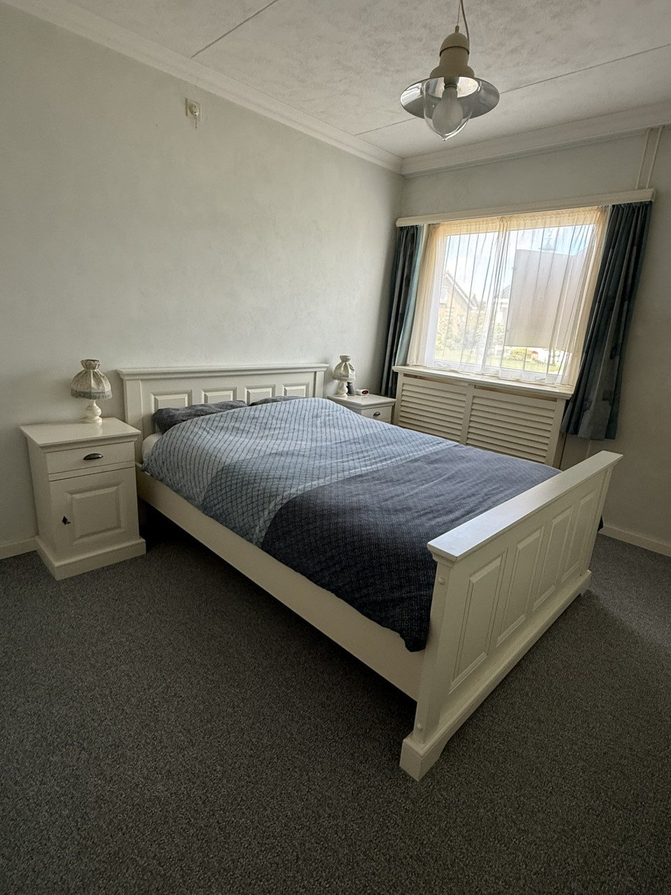 Te koop aangeboden: slaapkamer in landelijke stijl