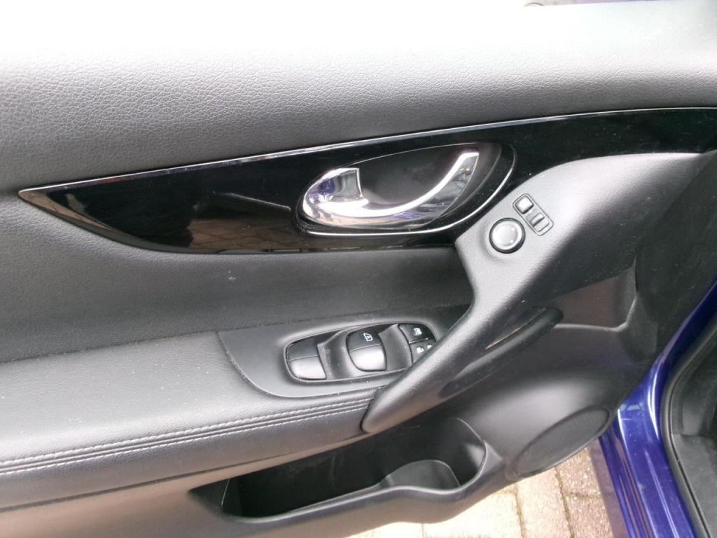 Nissan Qashqai (j11e) 1.2 dig-t airco, 360cam pano.dak, navi, leer