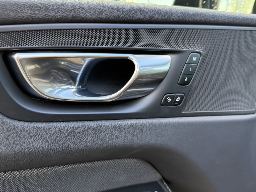 Volvo XC60 t8 455pk recharge plus dark| panodak| adap.cruise| trekhaak| ca