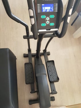Cross trainer