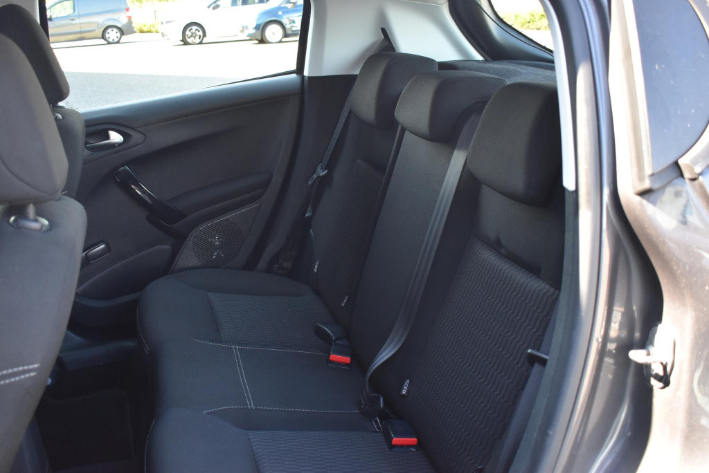 Peugeot 208 1.2 puretech active | airco | cruise control | apple carplay/an