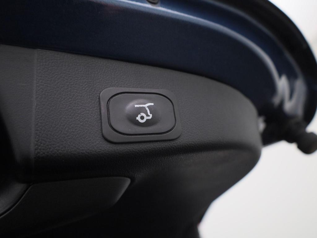 Ford Focus wagon 1.0 ecoboost hybrid st line x business trekhaak - all-weat