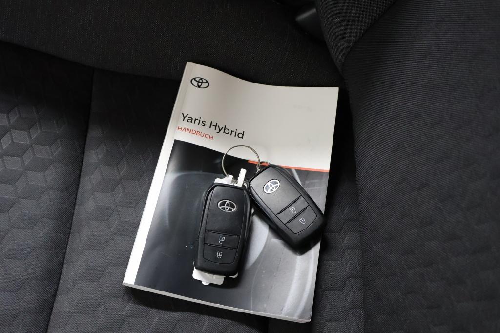 Toyota Yaris 1.5 hyb. 115 first e