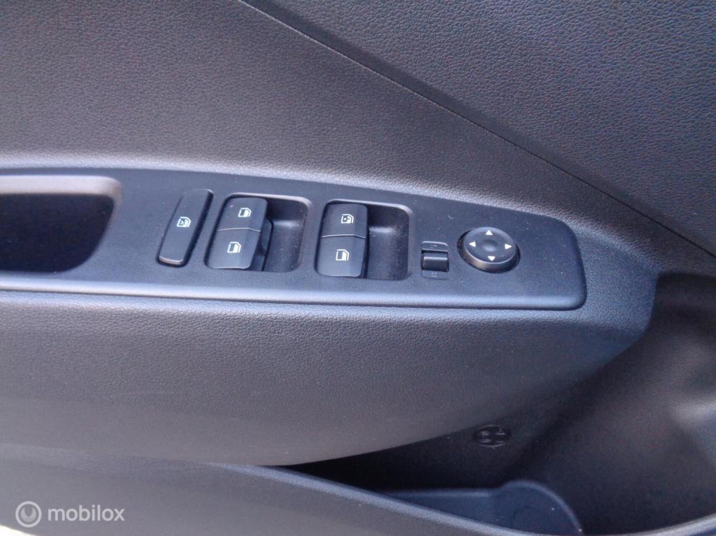 Hyundai I 10 1.0 comfort/two-tone/airco/apple carplay/navigatie/lm velgen/c