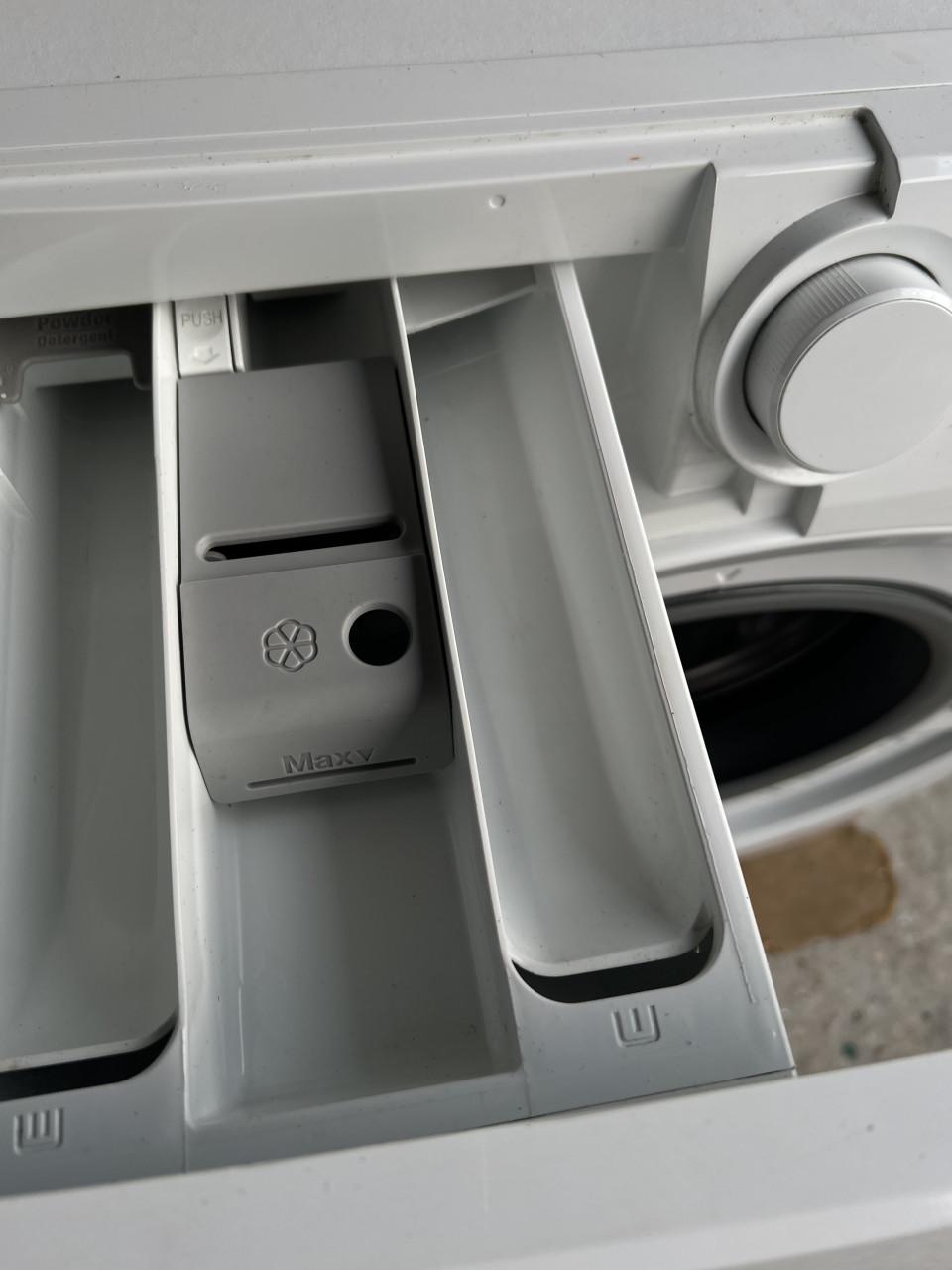 A+++ klasse AEG L6FBN5740 Wasmachine 7 kg. 1400 toren als nieuw