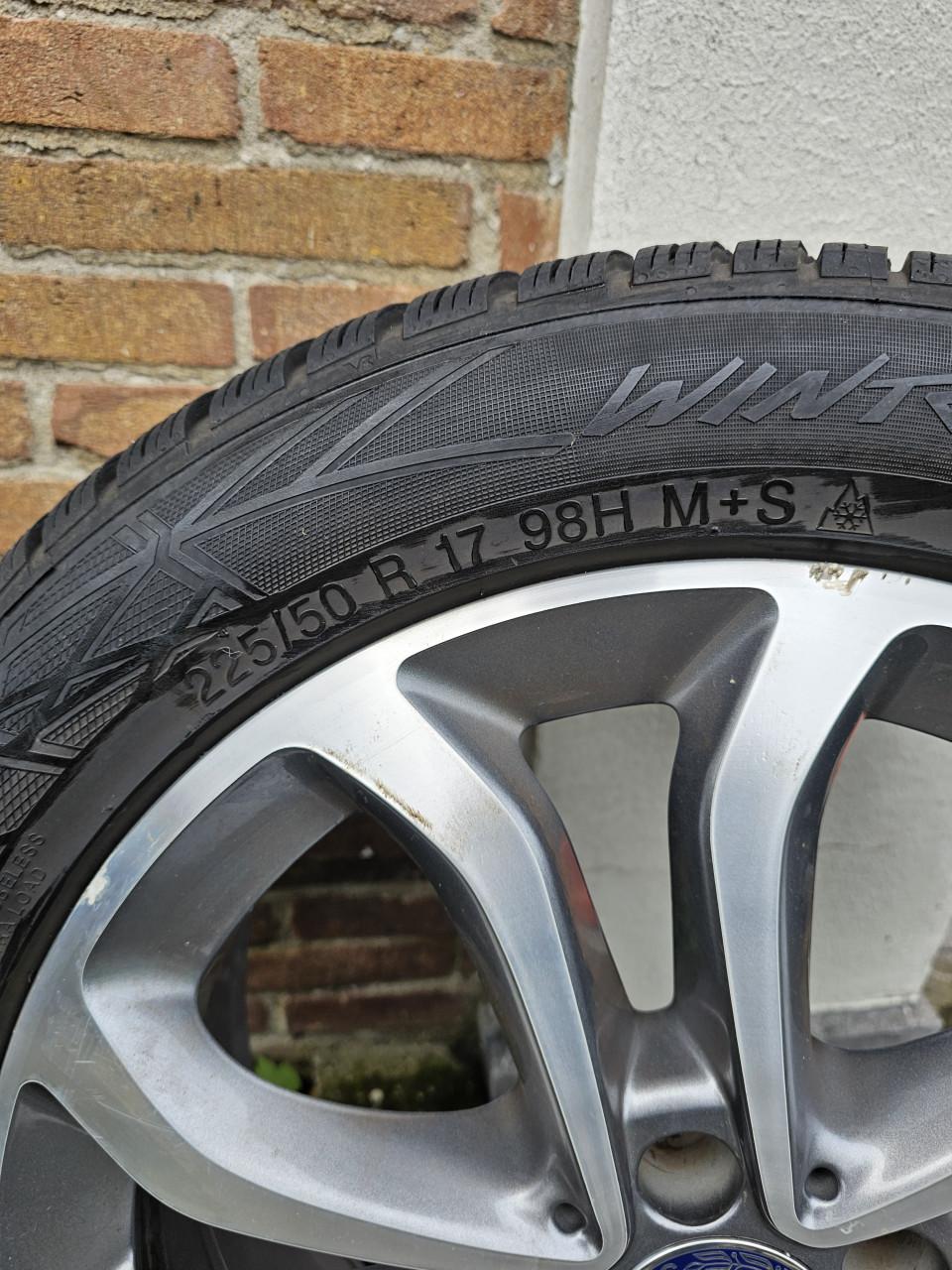 17" Mercedes Breedset Winterbanden + TPMS | Vredestein