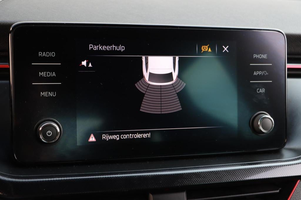 Skoda Scala 1.0 tsi sport business 115pk dsg7