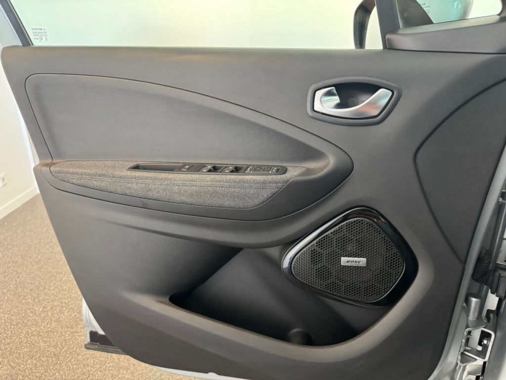 Renault Zoe r135 intens 52 kwh (koopaccu / ccs)
