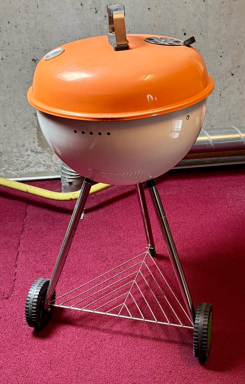 Mooie bol barbecue in uitstekende staat