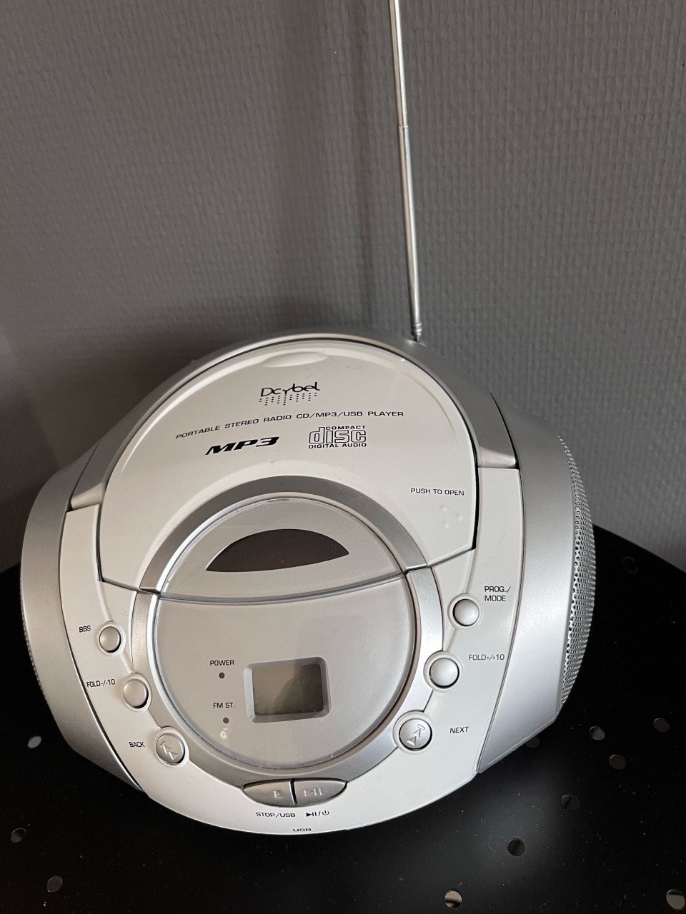 Portable radio cd/mp3/usb speler (kan ook op batterijen)