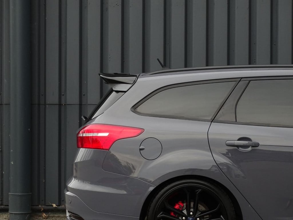 Ford Focus wagon 2.0 st-3 250pk | camera | recaro | 19"