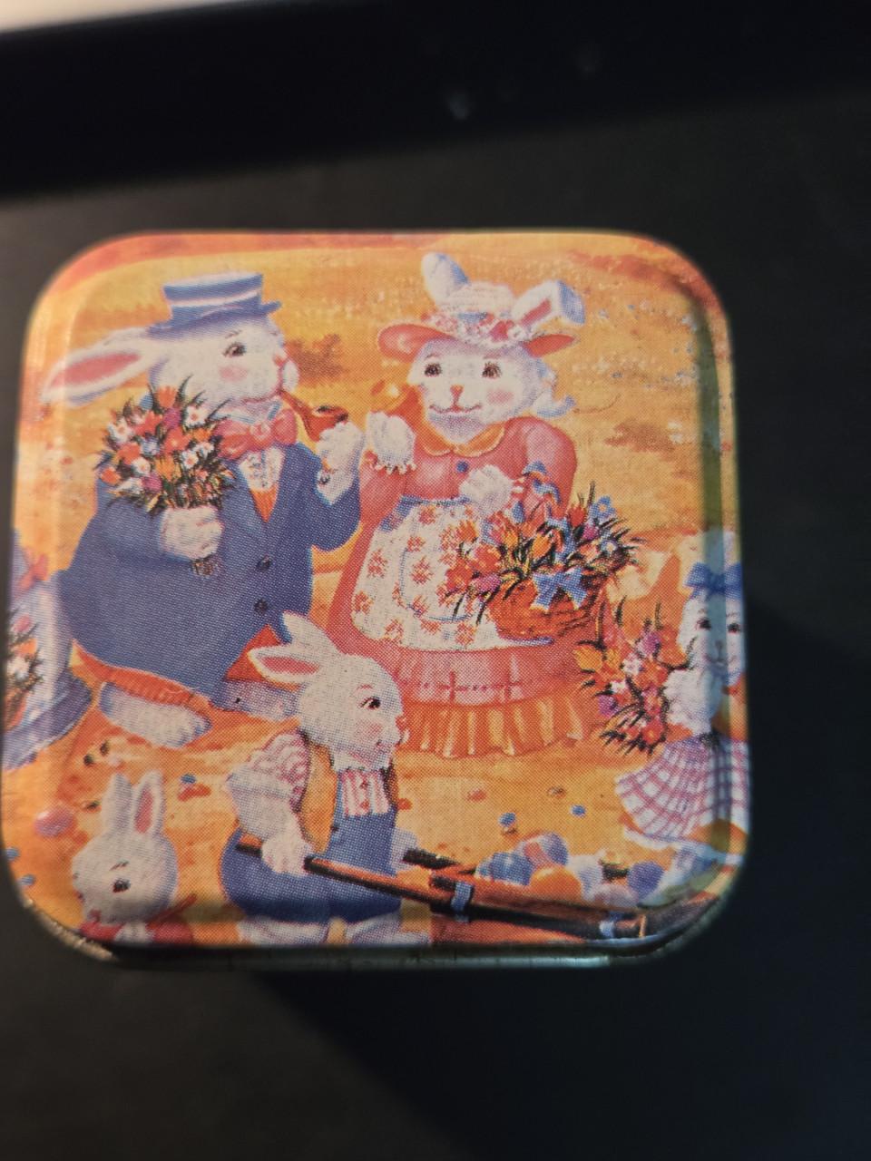 Beatrix Potter: Peter Rabbit blikje. 4.5x4.5x5.8cm
