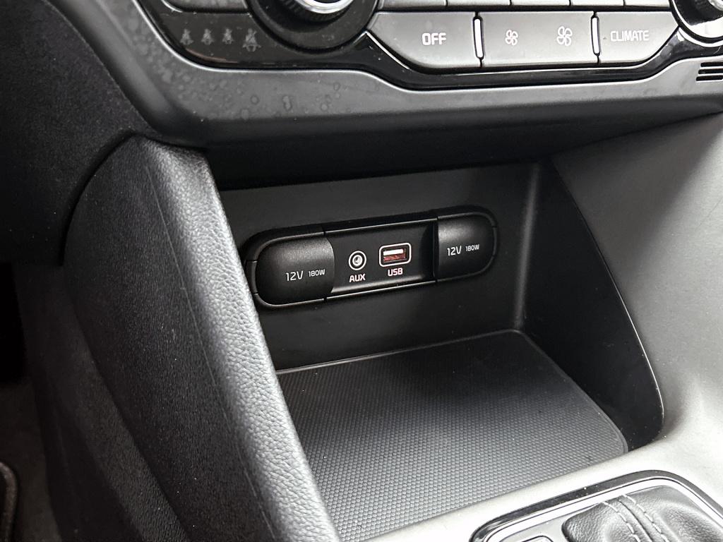 Kia Niro 1.6 gdi hybrid first edition