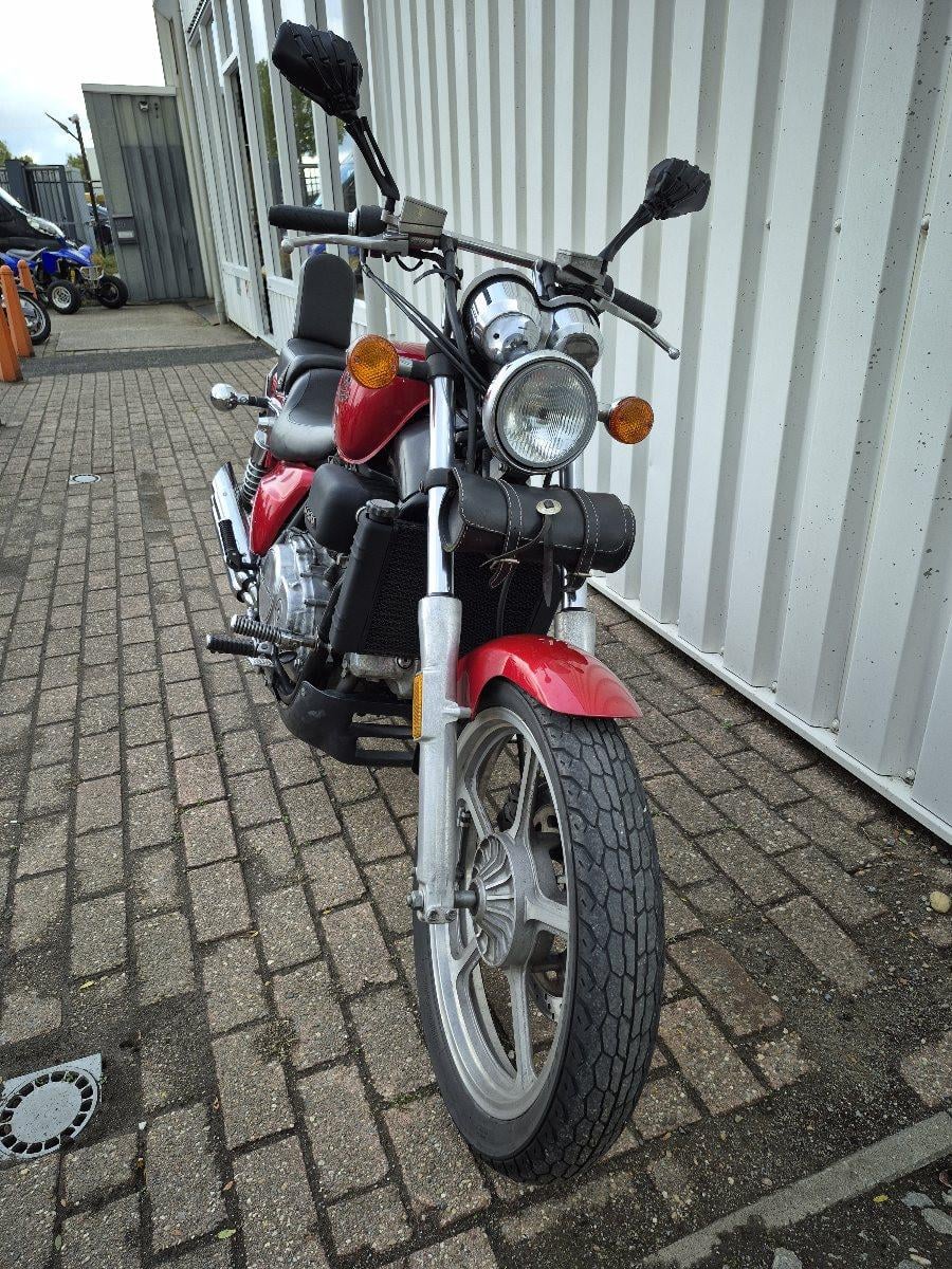 Honda Supermagna VF700c, stoere chopper