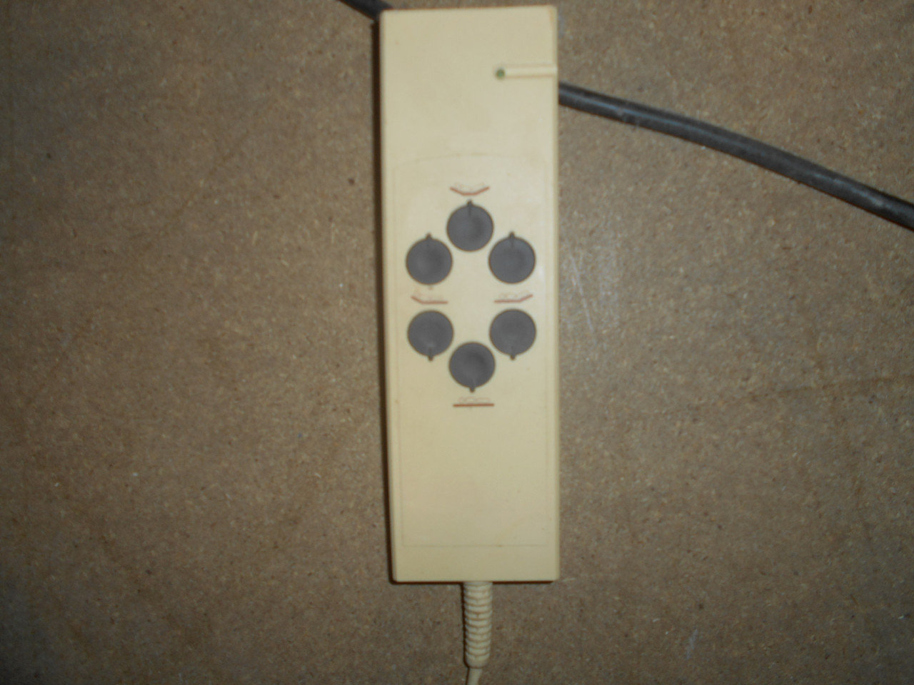 Elektrische lattenbodem op wielen in zeer goede staat 90 x 200 cm