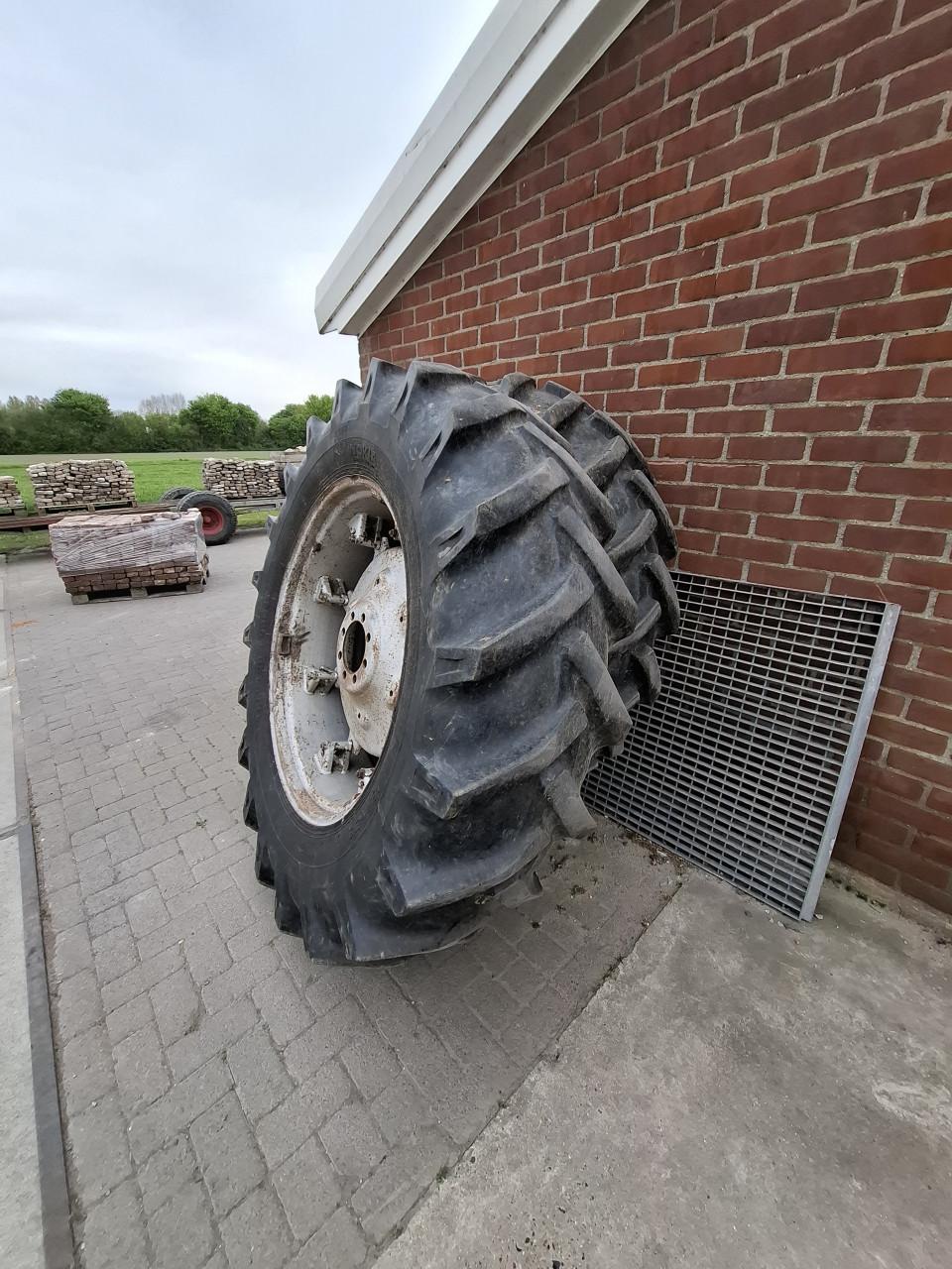 18.4 r38 tractor wielen