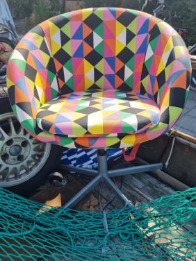 Leuke Stoel Vintage leuk gekleurd..!!