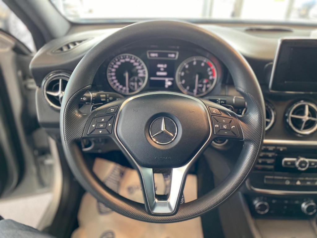 Mercedes-Benz A-Klasse 180 ambition style automaat , afneembare trekhaak