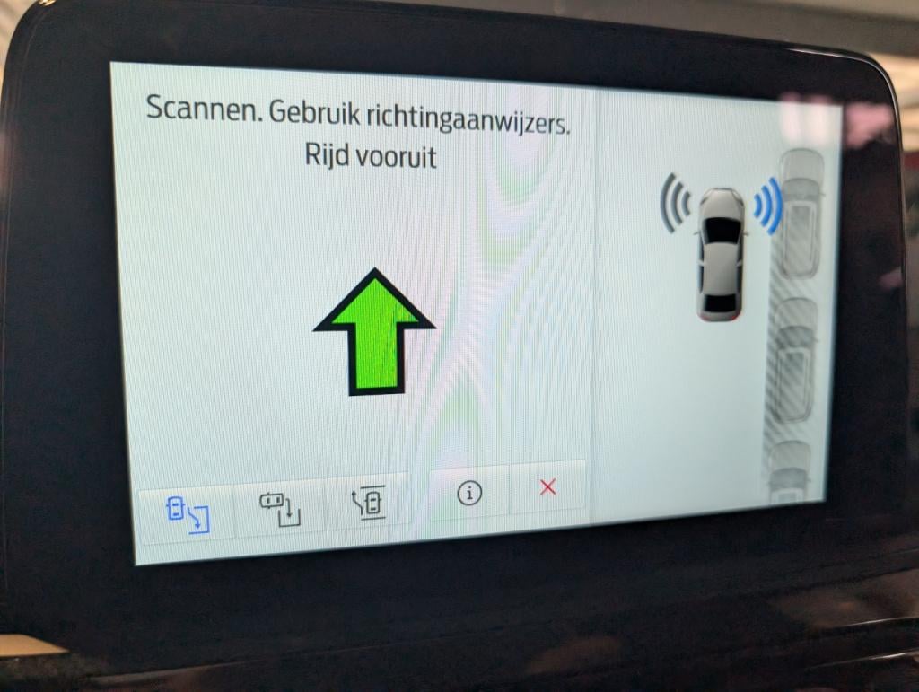 Ford Kuga 2.5 phev e-cvt 225pk st-line x , adaptive cc , panodak , winterpa