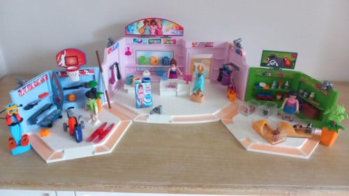 Playmobil winkelcentrum: sportzaak,dierenwinkel,damesmodesetnr 9078