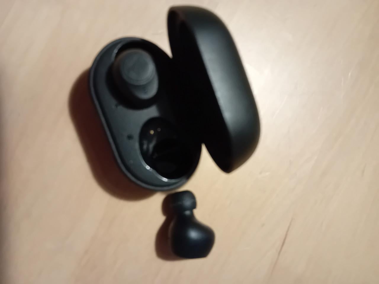 Te koop: draadloze oortjes JBL