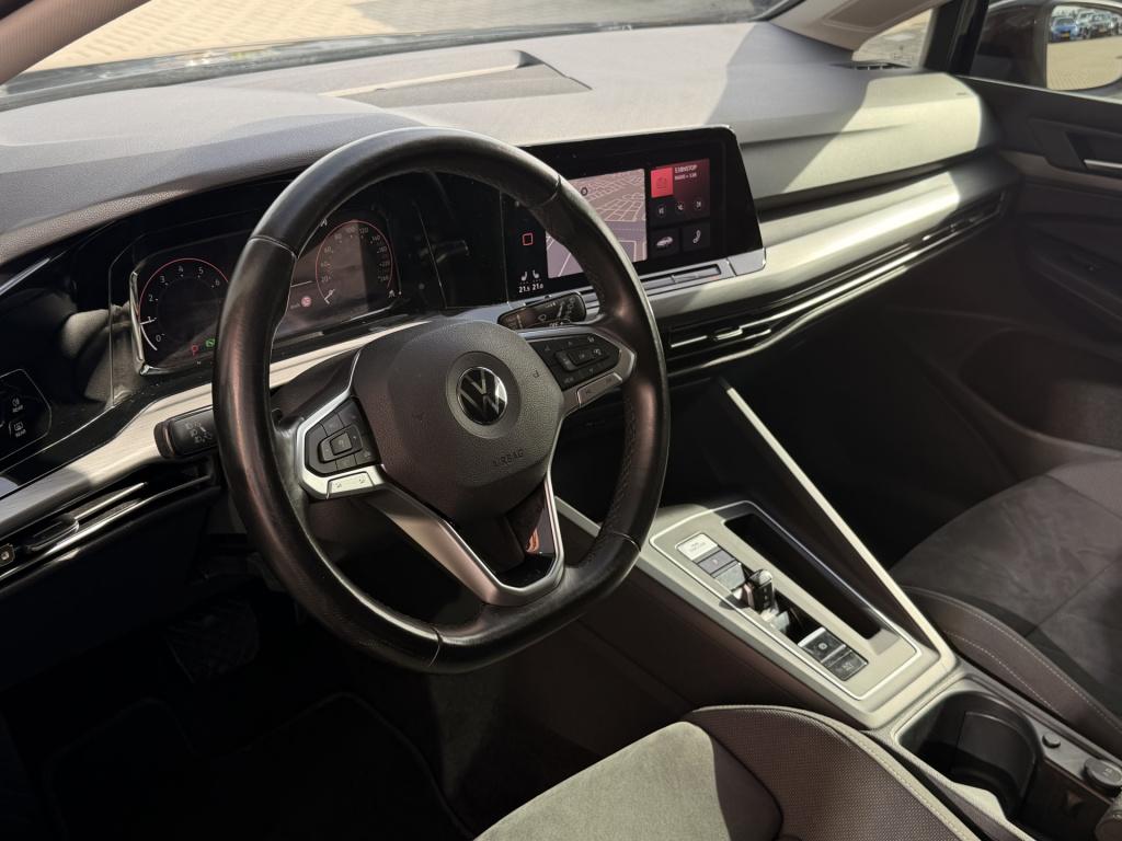 Volkswagen Golf 1.5 etsi 1st. edition 150pk | pano | acc | memory | massage