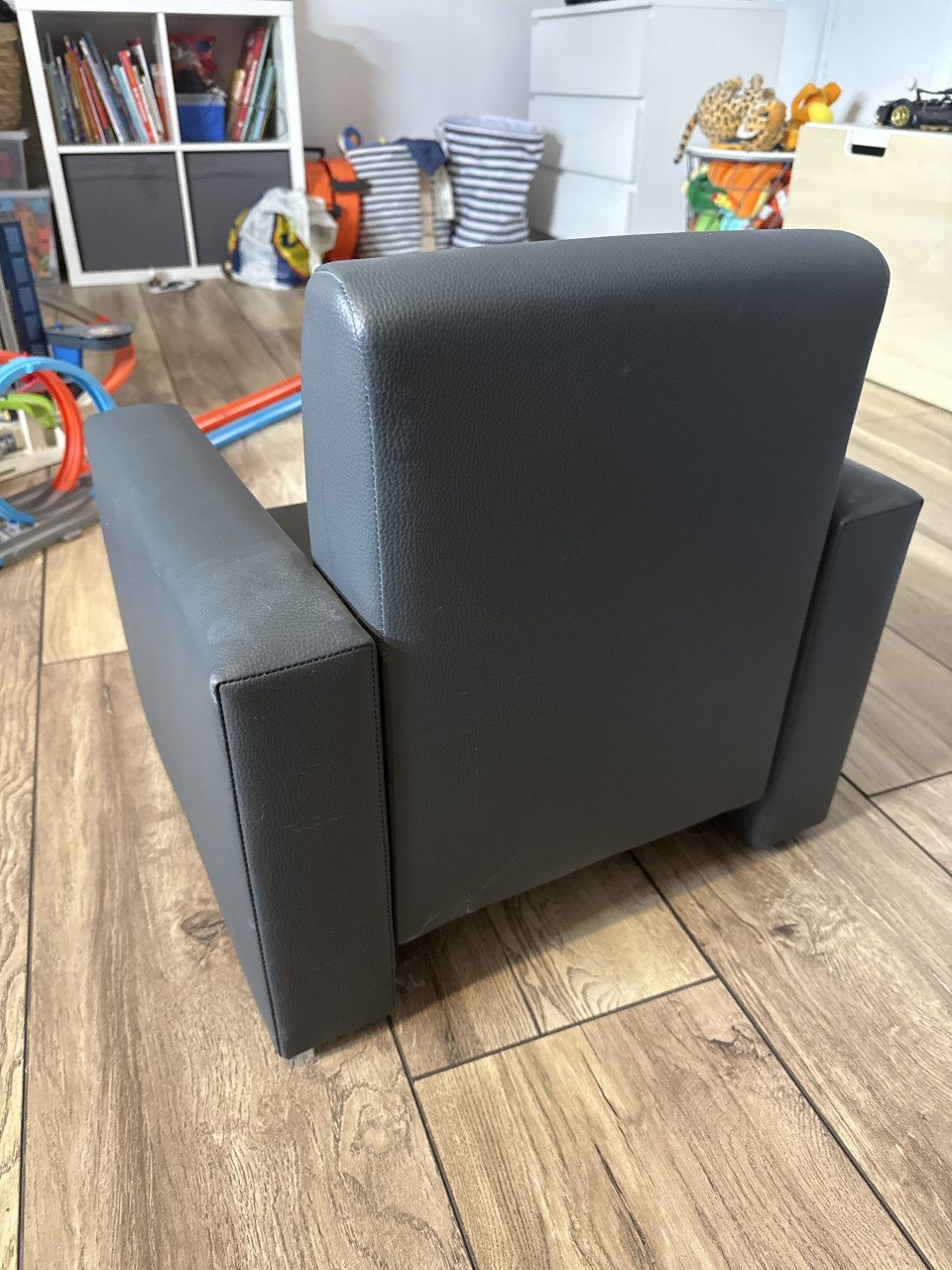 Leren kinderstoeltje