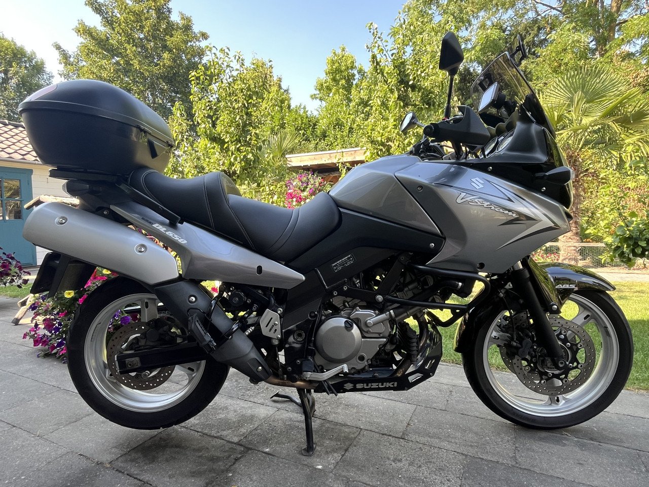 Suzuki V-Strom 650 2012  49000 km