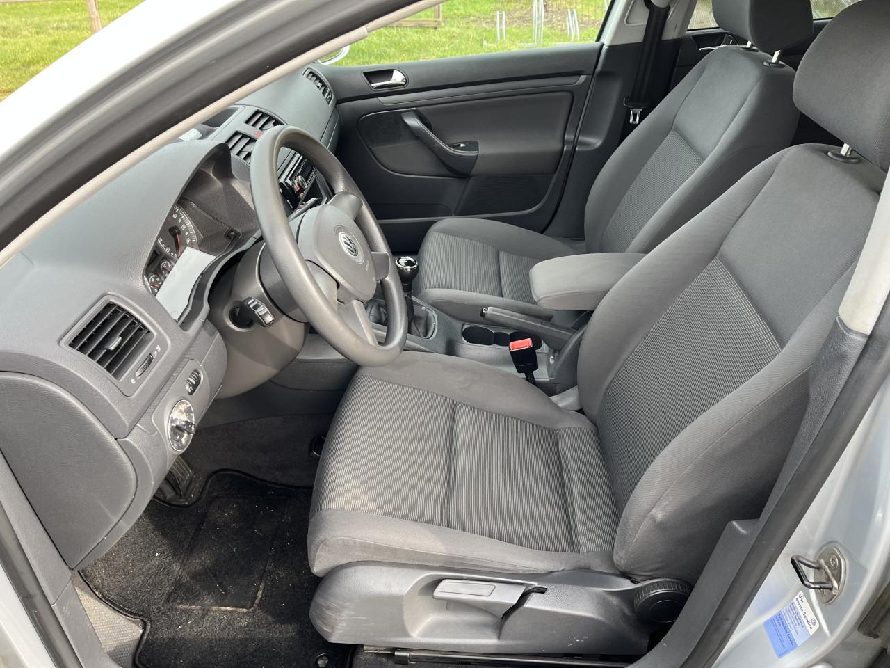 Volkswagen Golf 1.6 FSI trendline