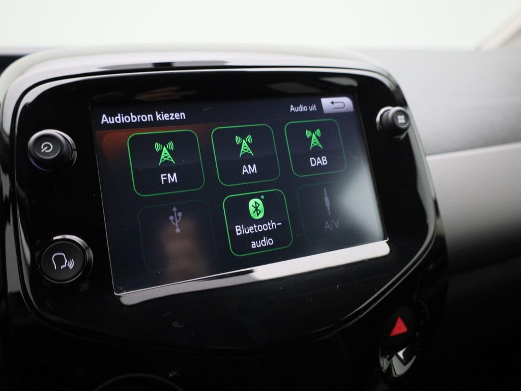Peugeot 108 1.0 e-vti allure top! | lage km stand! | apple carplay / androi