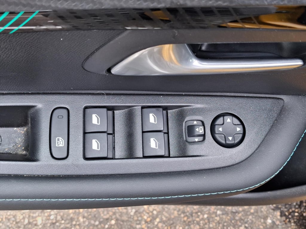 Peugeot 208 ev 50kwh 136pk 3-fase allure pack navigatie | apple carplay & a