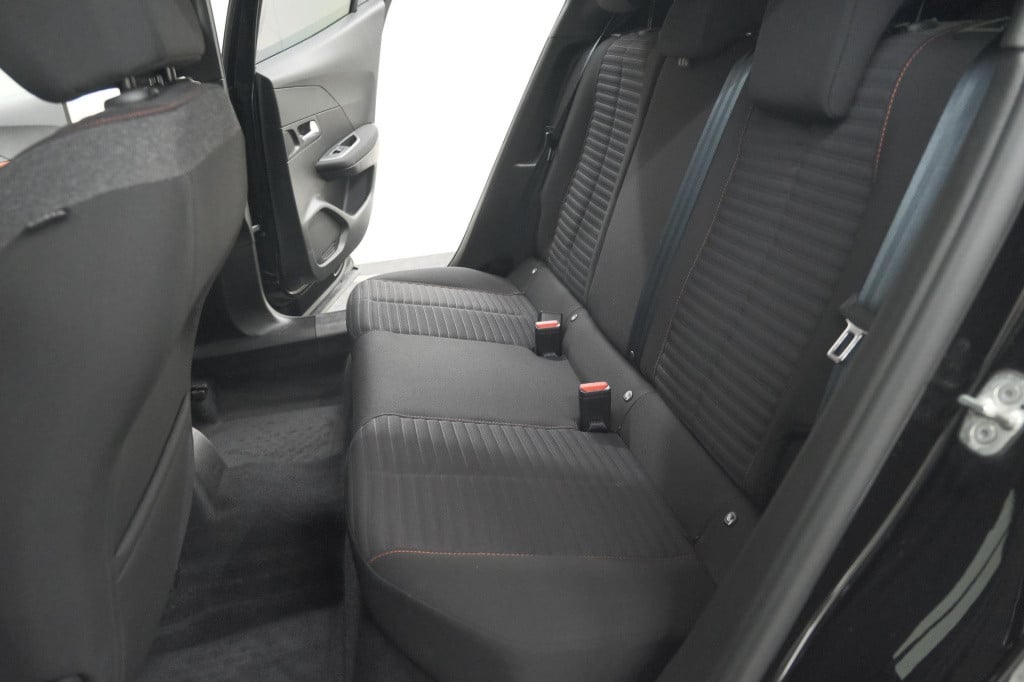 Peugeot 2008 puretech 130 eat8 active pack | parkeersensoren | apple carpla