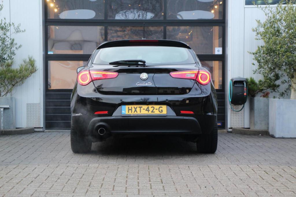 Alfa Romeo Giulietta 1.4 t turbo turismo - leder - sportiva - stoel verw - 