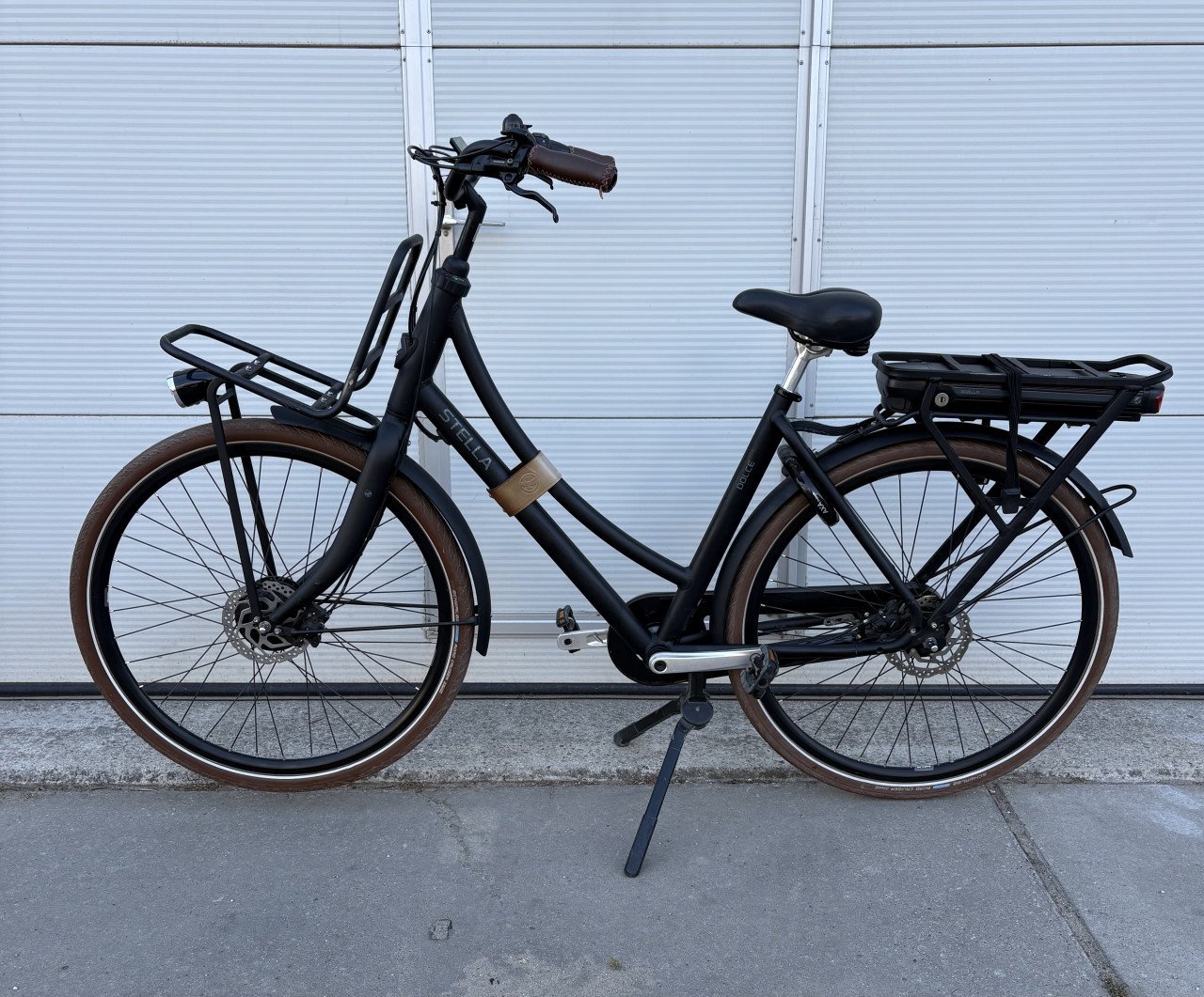 Te koop: stella dolce elektrische dames fiets met rekje