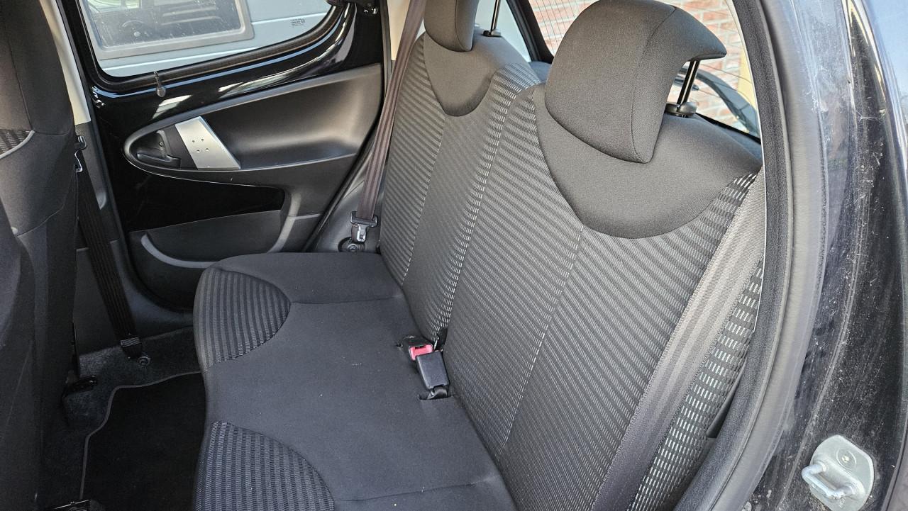 Zuinige en Luxe 5drs PEUGEOT 107 Envy 2012 / NL AUTO / 85.635 km !!