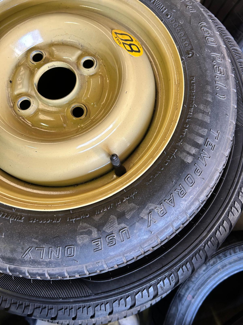 12 INCH FALKEN THUISKOMER