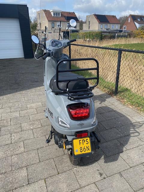 Scooter AGM VX-50I - Zo goed als nieuw