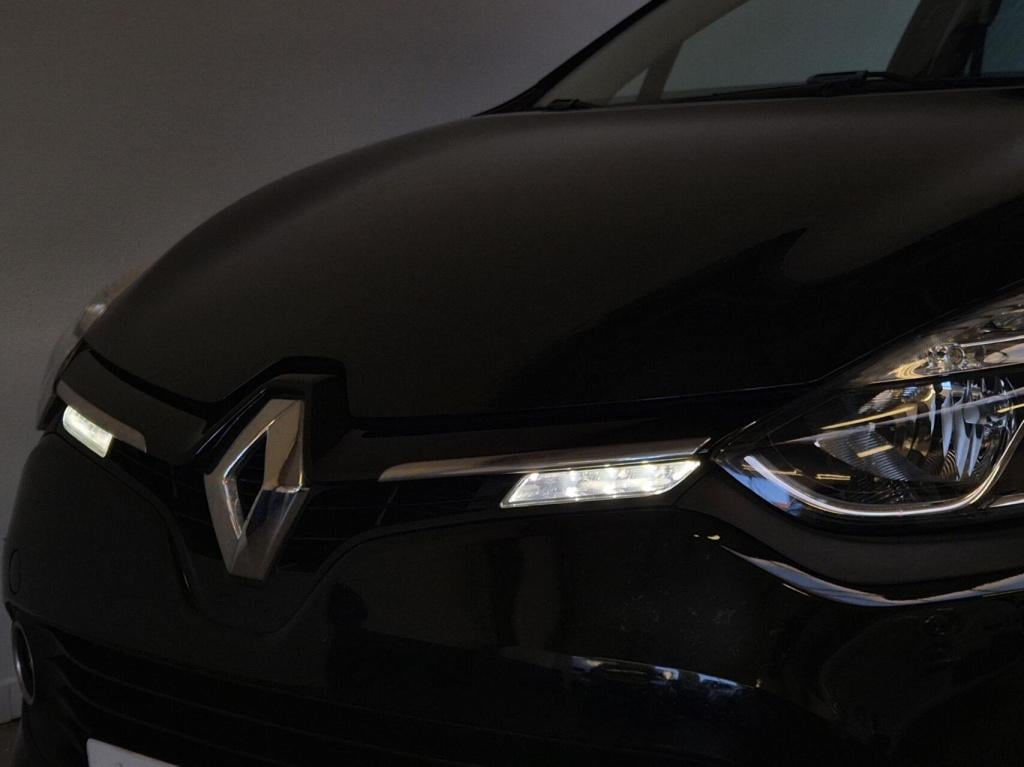 Renault Clio 0.9 tce limited / keyless / cruisecontrol / parkeersensoren