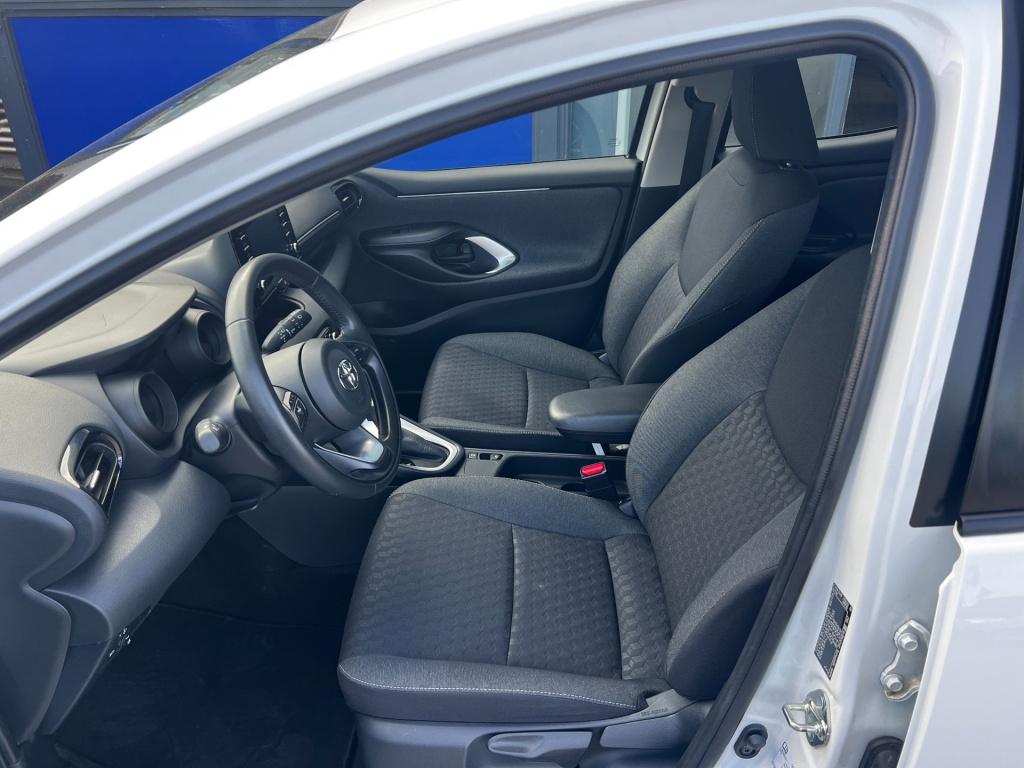 Toyota Yaris 1.5 hybrid dynamic line, camera, carplay, navi enz..