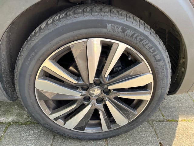 Peugeot 5008 bl.gt-line 1.2 pt-130pk | navigatie | leren bekleding +stoelve