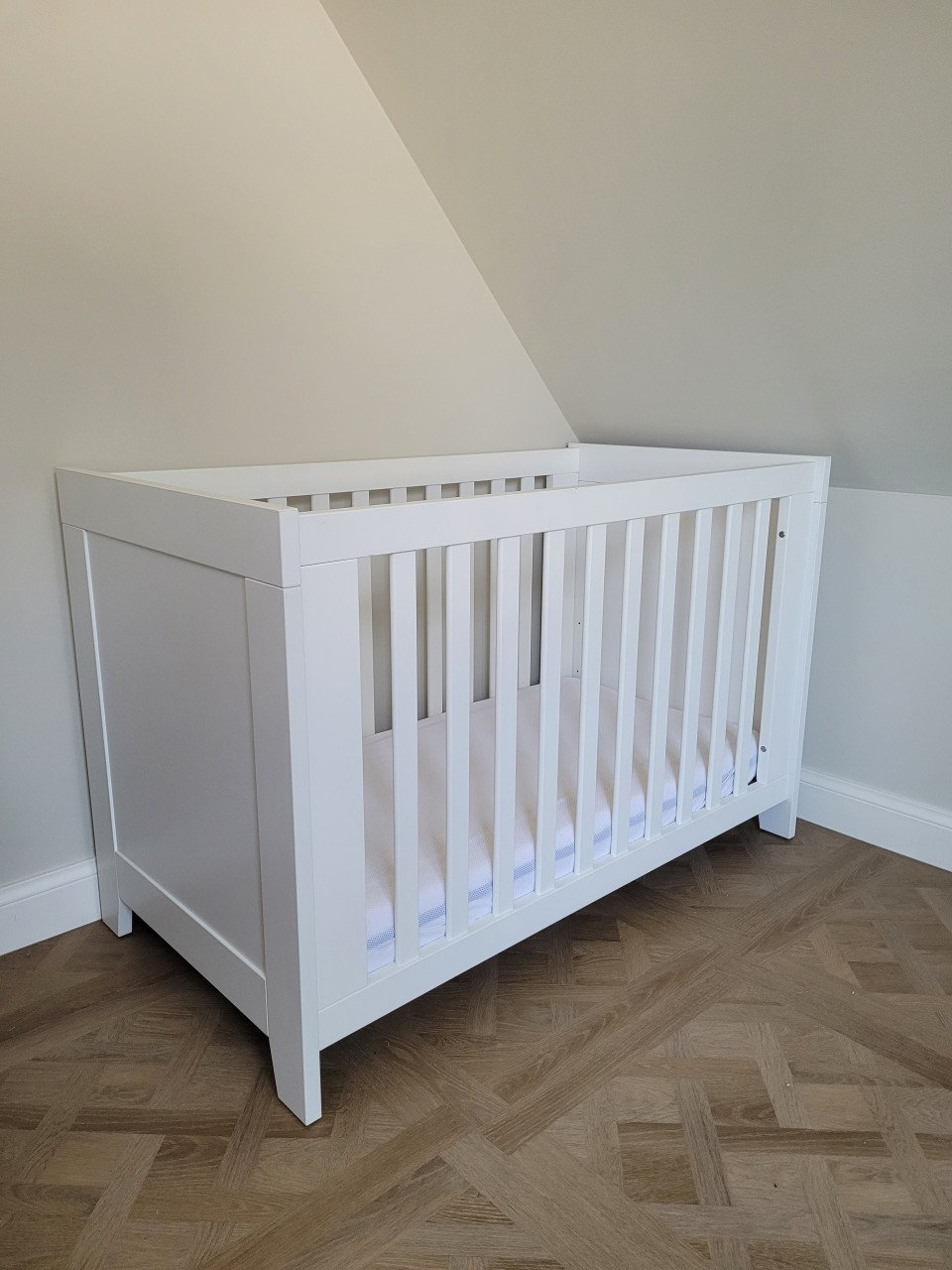 Ledikant met Aerosleep matras, toppers en lakens