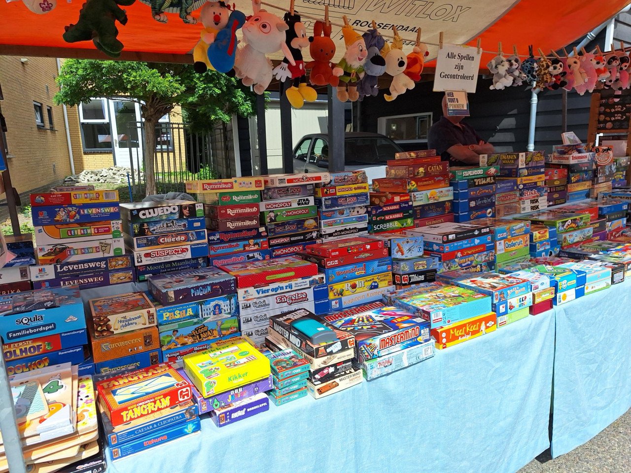 Spelletjes en puzzels op snuffelmarkt 18 okt