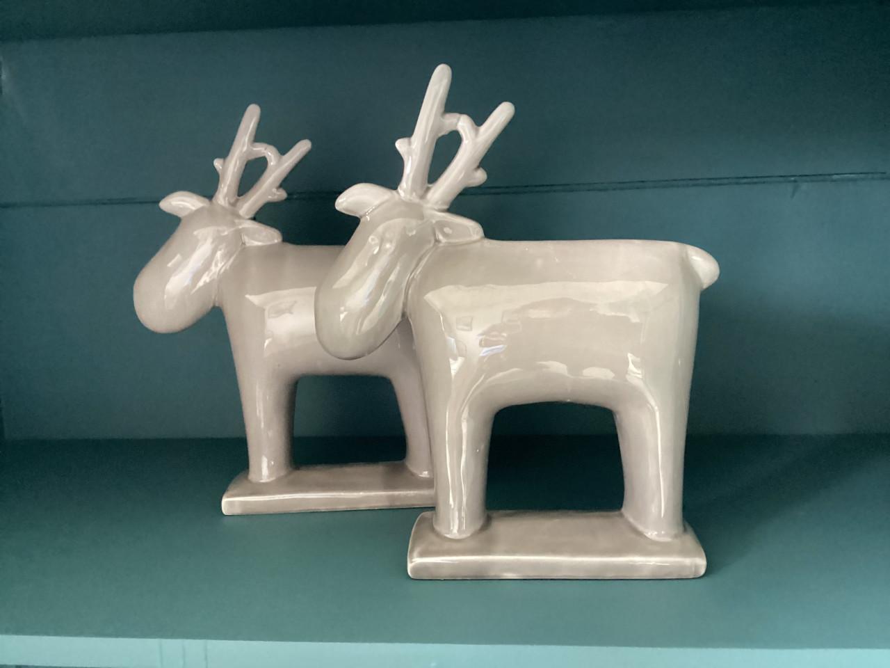 Div.Kerst decoratie,s Hertjes ,houten huisjes ,boompjes