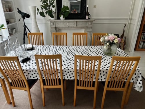 Eettafel met 10 stoelen