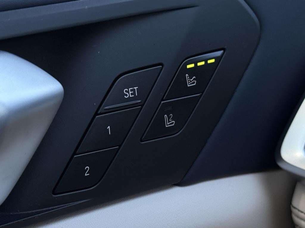 BMW X5 xdrive45e m-sport individual | b&o | sky lounge | luchtvering | mass