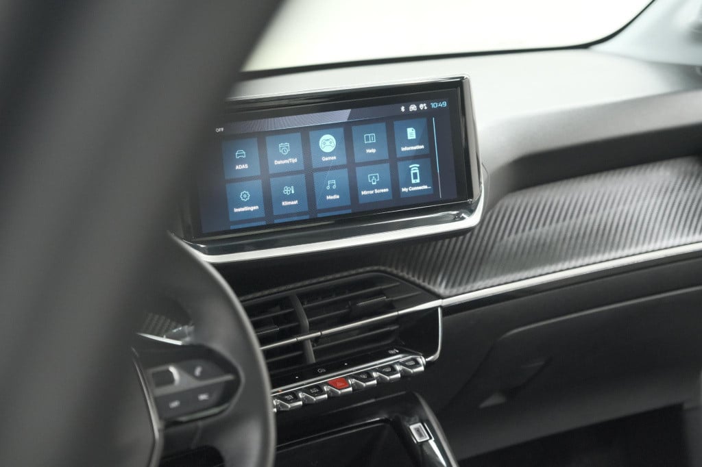 Peugeot 208 puretech 100 active | parkeersensoren | navigatie | apple carpl